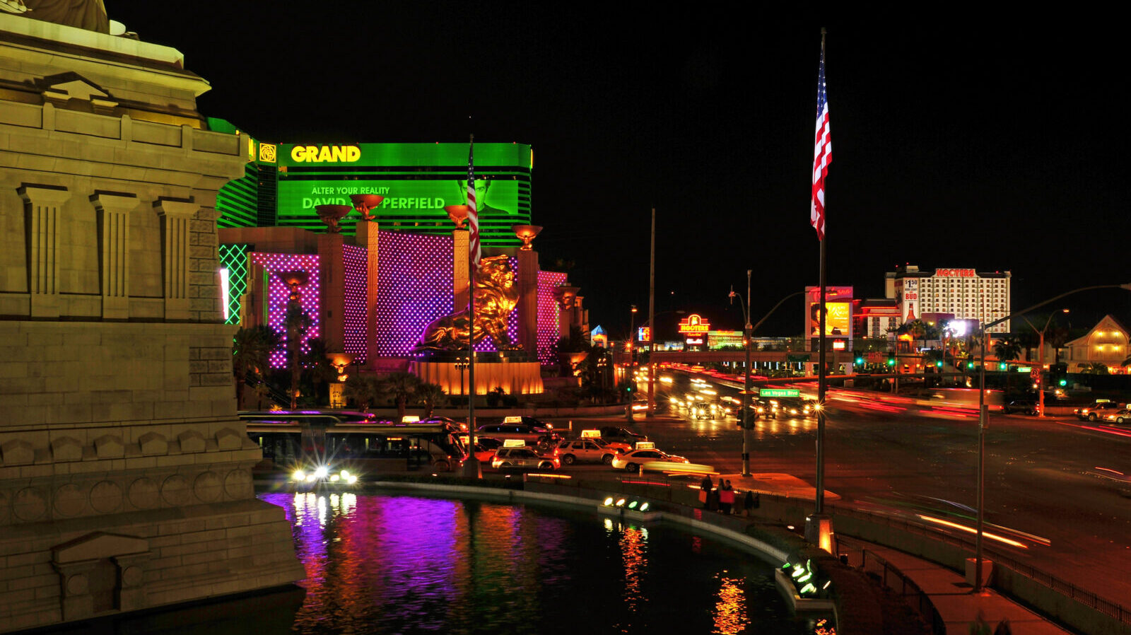 vegas strip night mgm grand