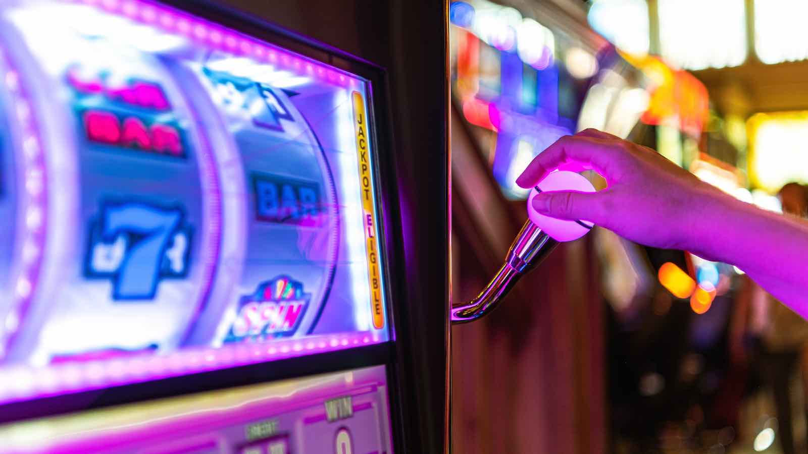 slot machine reel lives