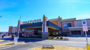 hollywood casino pa