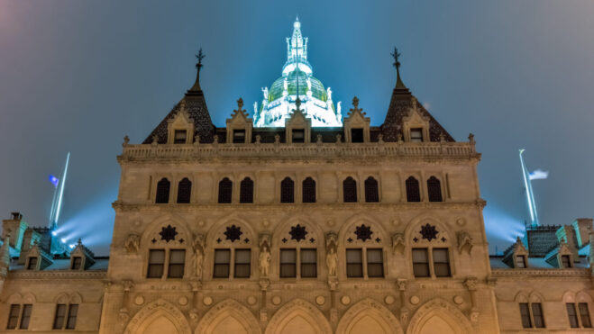 Connecticut sweeps ban bill