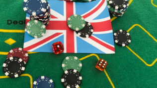 uk flag chips dice