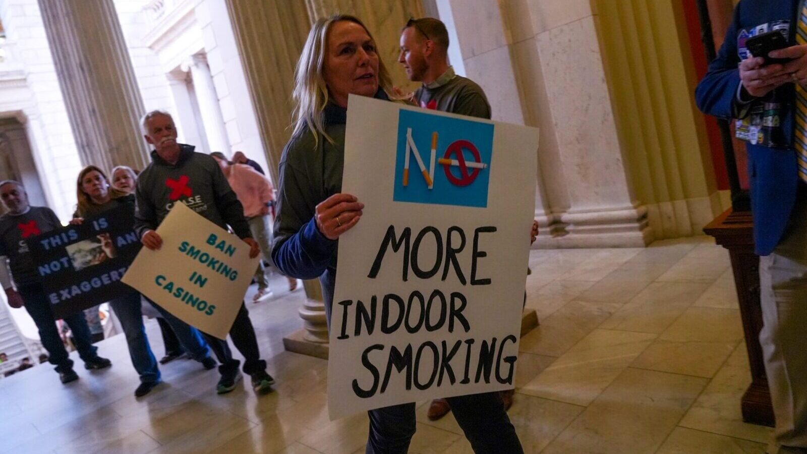 casino smoking protest