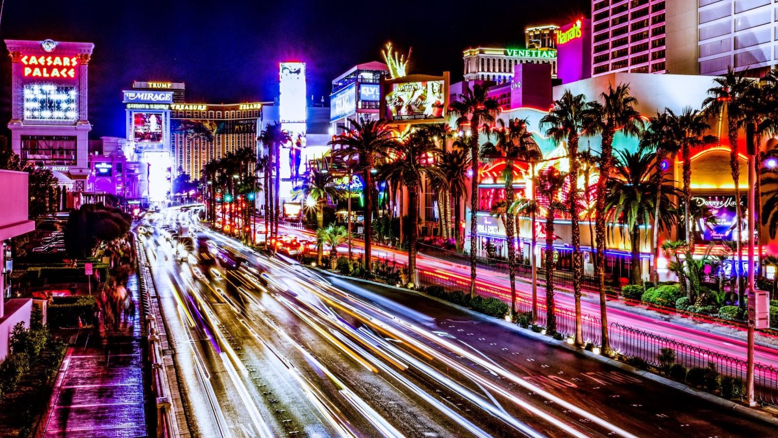 las vegas strip night blur