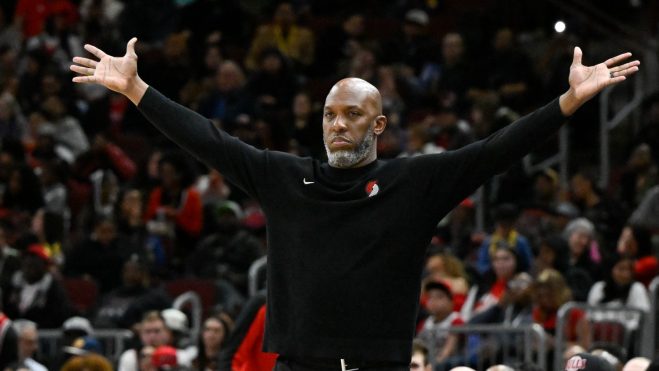 billups arms outstretched